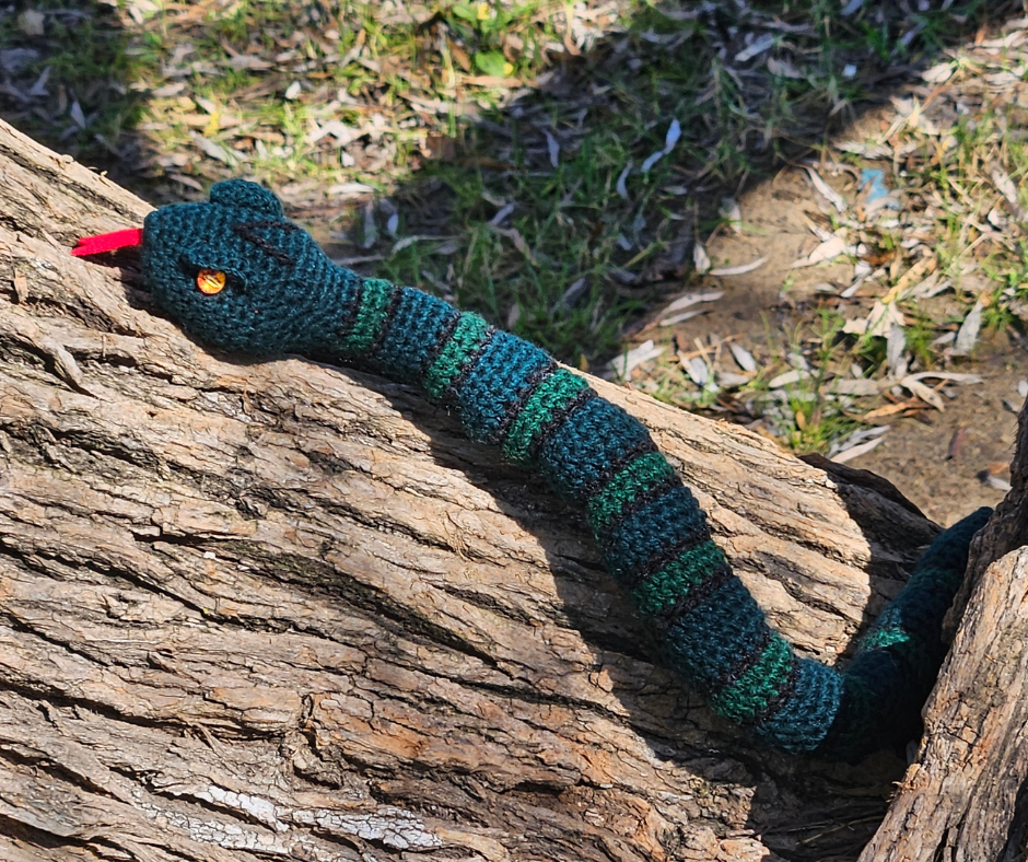 Amigurumi Serpent Familiar - Level 01 Merchant
